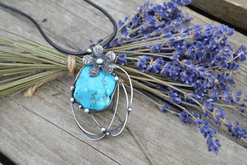 Kytičkový amulet — foto 3