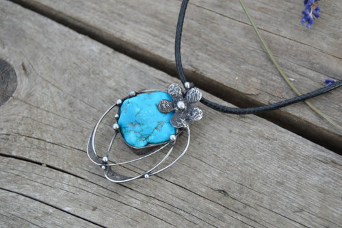 Kytičkový amulet — foto 6
