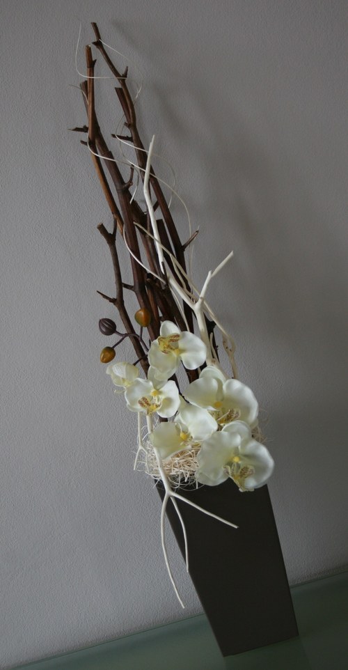 Aranžmá s orchidejemi v hnědokrémové — foto 3