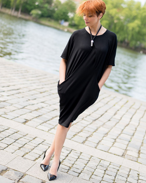Šaty "One Size Fits All" Vol.1 — foto 3