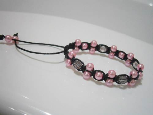 Růžový náramek (macramé) — foto 6