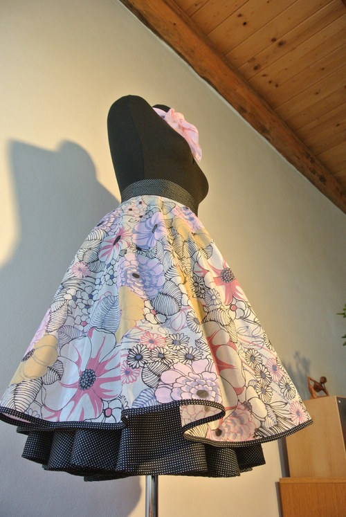 Madam Sukně Kolová — foto 3