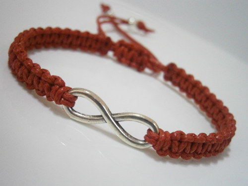 Infinity náramek - červený (macramé) — foto 2