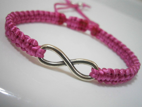 Infinity náramek saténový - růžový (macramé) — foto 2