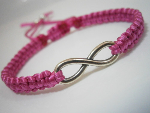 Infinity náramek saténový - růžový (macramé) — foto 3