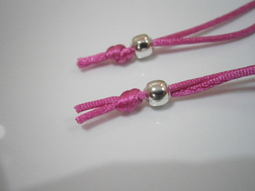 Infinity náramek saténový - růžový (macramé) — foto 5
