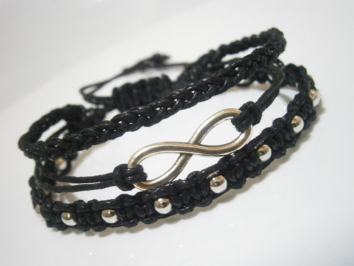 Černý trojitý náramek "Infinity" (macramé) — foto 3