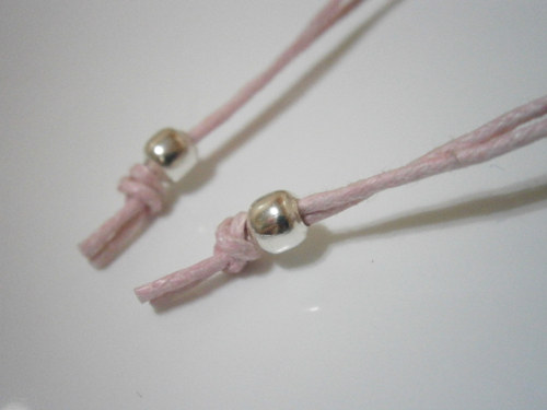 Růžový náramek "Srdce" (macramé) — foto 6