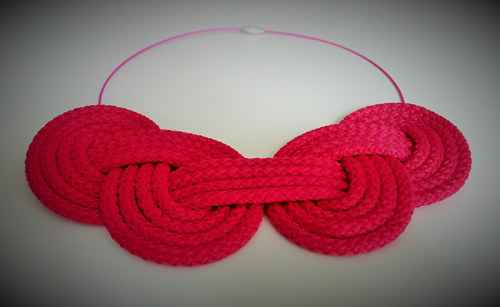 Náhrdelník Loop Dark Pink — foto 3