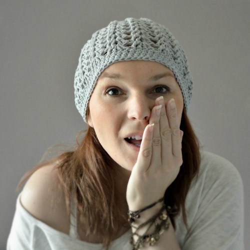 Háčkovaná čapka ... světle šedá — foto 6
