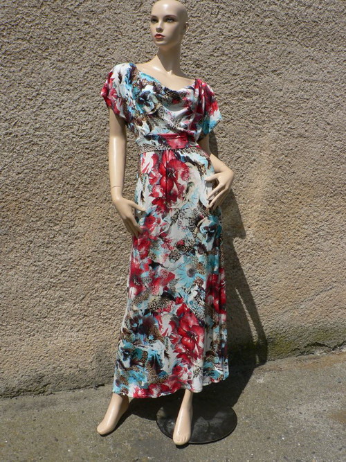 Dlouhé úpletové šaty — foto 3