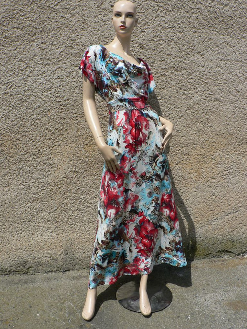 Dlouhé úpletové šaty — foto 4