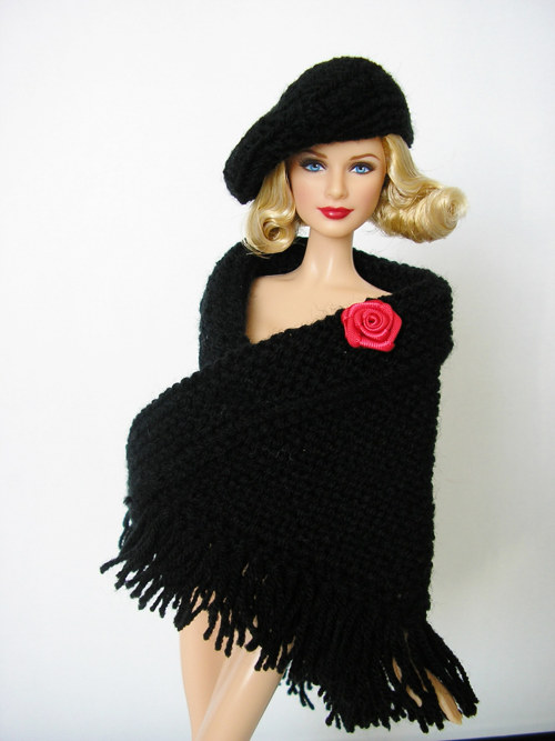 Černý elegantní pléd s baretem pro Barbie — foto 2