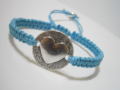 Tyrkysový náramek "Srdce" (macramé) — foto 4