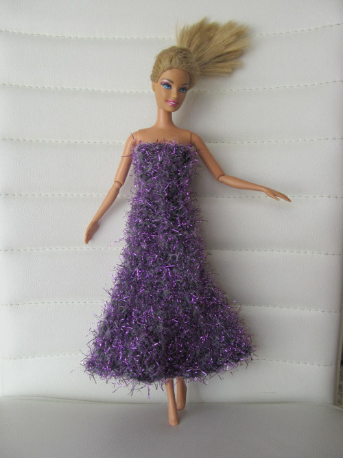 Fialové šaty pro Barbie — foto 3