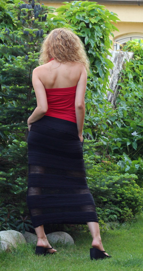 Černá úzká krajková sukně — foto 3