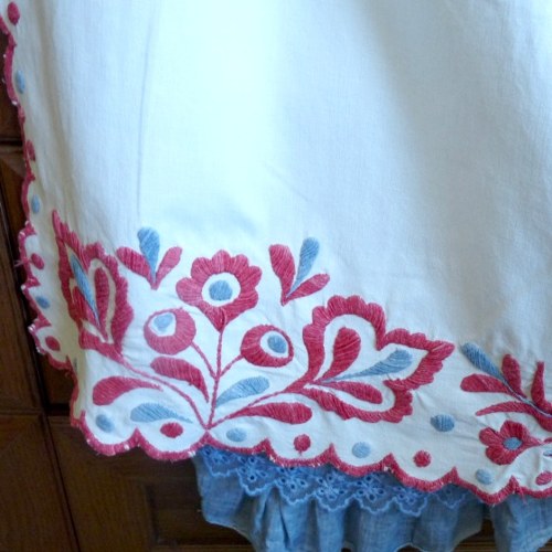 Vyšívaná zástěrka — foto 2