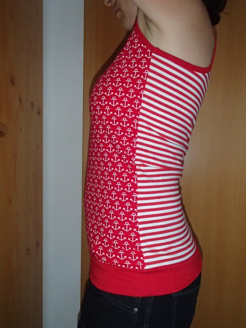 Červené námořnické tílko — foto 3