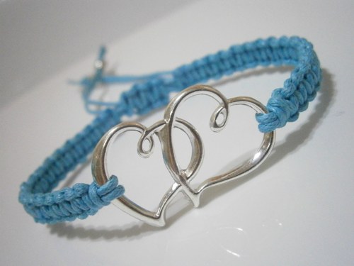 "Dvojsrdíčko" náramek - tyrkysový (macramé) — foto 3
