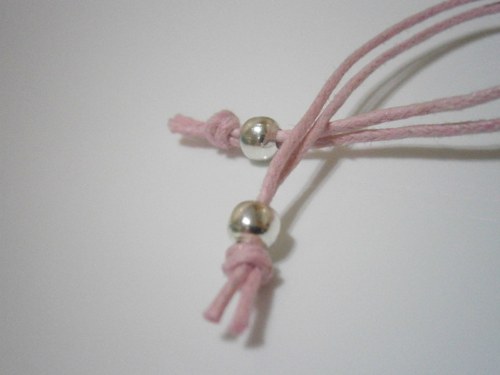 "Dvojsrdíčko" náramek - růžový (macramé) — foto 5