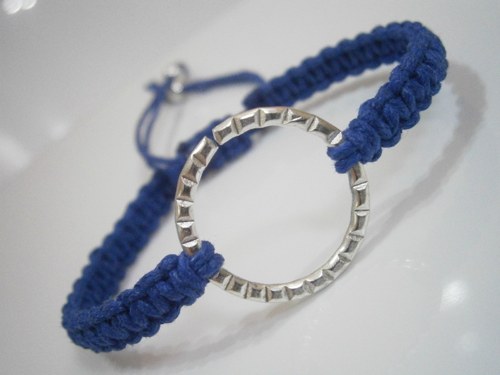 Tmavě modrý náramek - unisex (macramé) — foto 4