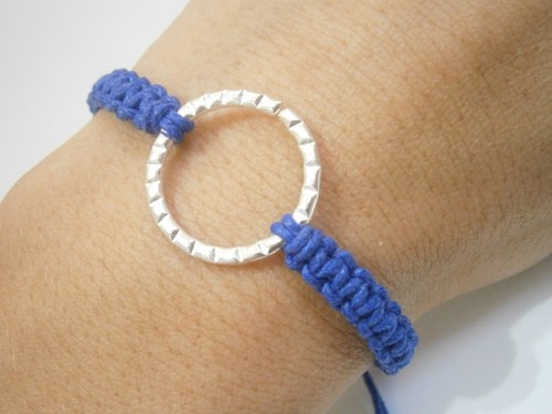 Tmavě modrý náramek - unisex (macramé) — foto 6