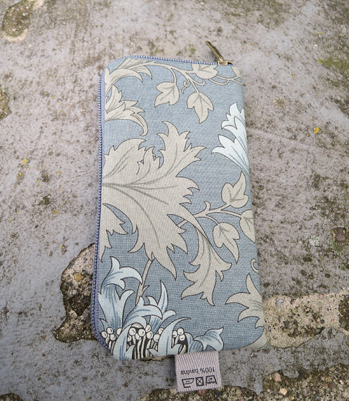 Obal na iPhone - Kráska a Morris — foto 5