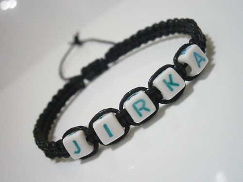 Náramek s textem - na přání (macramé) — foto 4