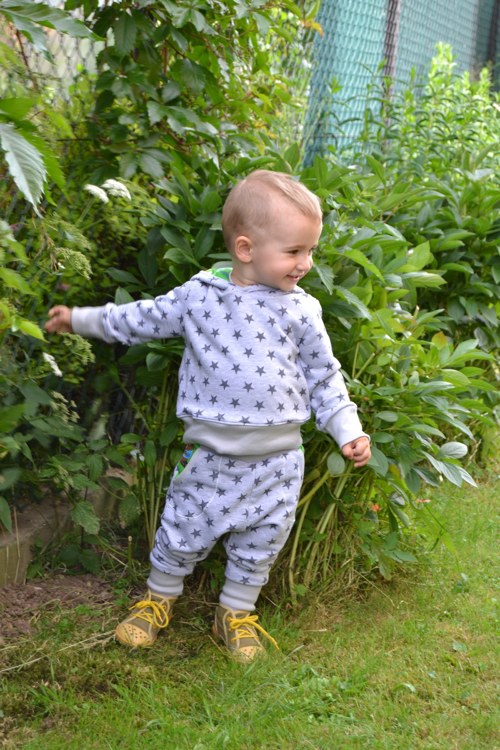 Nepřehlédnutelná teplákovka pro kluky — foto 2