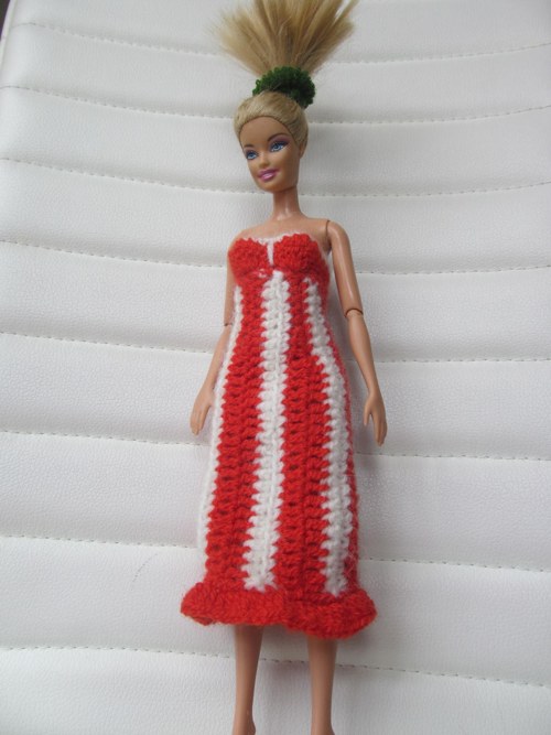 Hačkované šatičky na panenku Barbie — foto 2