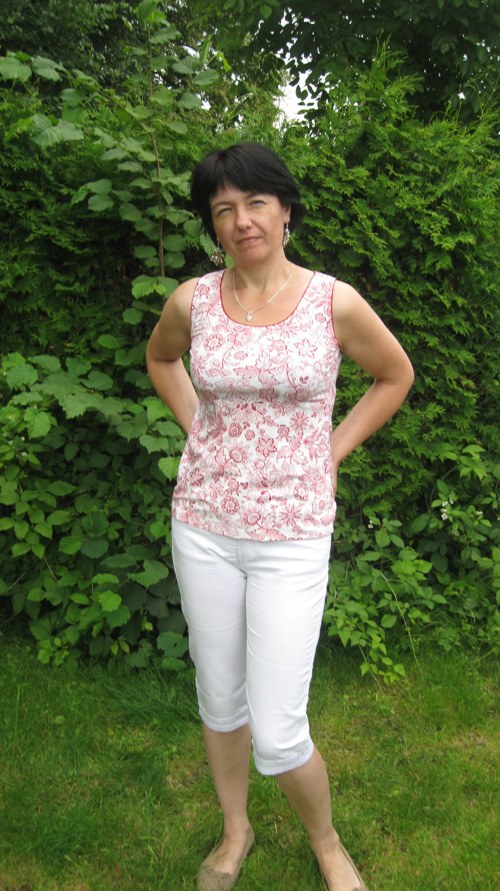 Letní červenobílý nátělník — foto 3