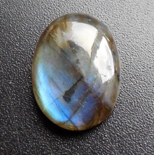 Labradorit - kabošon (24 x 17 x 5 mm) — foto 3