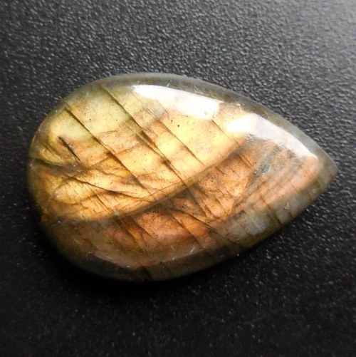 Labradorit - kabošon (33 x 22 x 8 mm) — foto 4