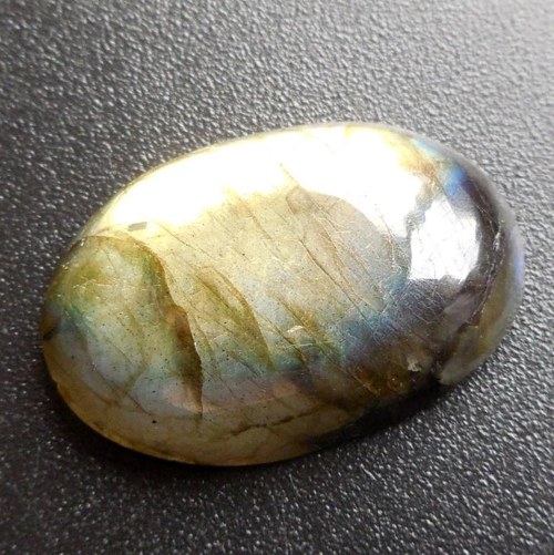 Labradorit - kabošon (30 x 20 x 7 mm) — foto 2