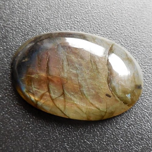 Labradorit - kabošon (30 x 20 x 7 mm) — foto 4