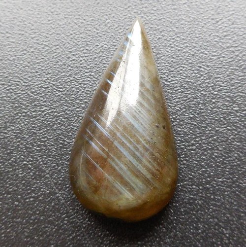 Labradorit - kabošon (27 x 14 x 8 mm) — foto 2