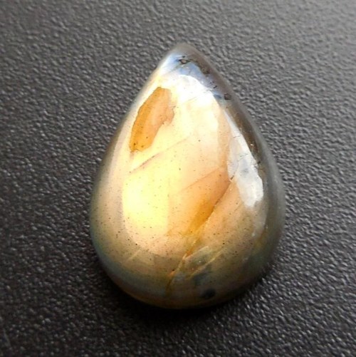 Labradorit - kabošon (22 x 15 x 8 mm) — foto 3