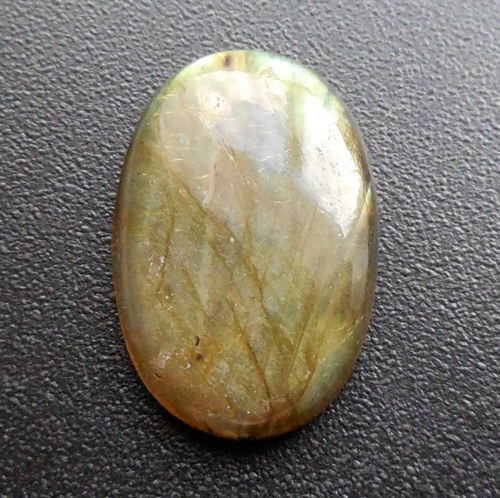 Labradorit - kabošon (22 x 15 x 4 mm) — foto 2