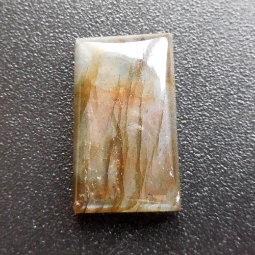 Labradorit - kabošon (20 x 12 x 5 mm) — foto 6