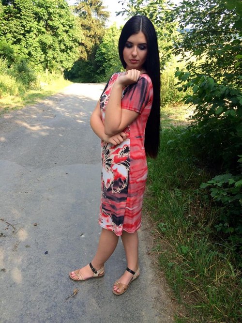 Šaty — foto 3