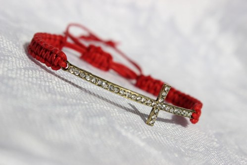 Kříž. Náramek makramé/shamballa — foto 5