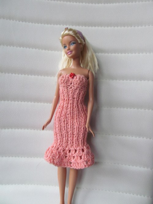 Pletené šatičky na barbie — foto 5