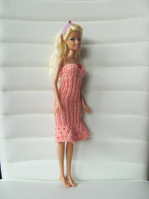 Pletené šatičky na barbie — foto 6