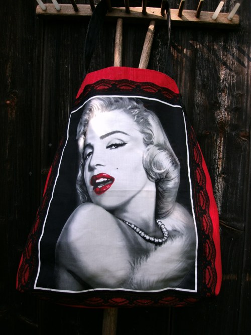 Marylin v krajce černé — foto 3