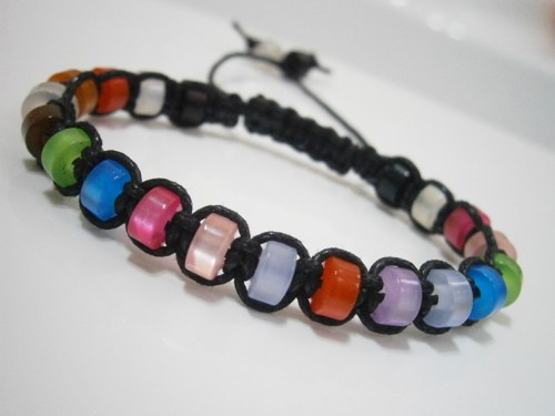 Letní pestrobarevný náramek (macramé) — foto 2