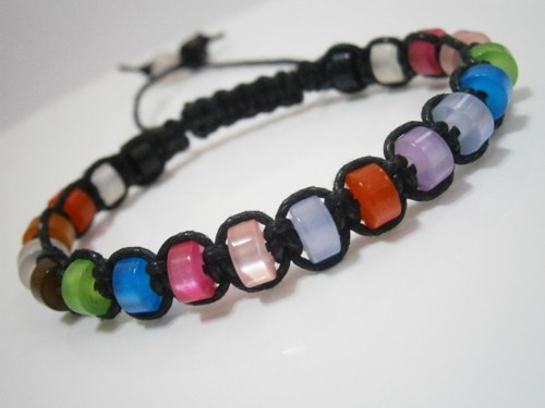 Letní pestrobarevný náramek (macramé) — foto 3