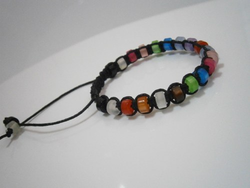 Letní pestrobarevný náramek (macramé) — foto 5