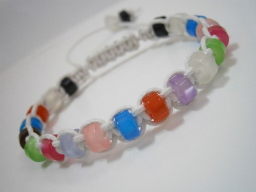 Letní pestrobarevný náramek (macramé) — foto 3