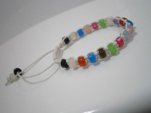 Letní pestrobarevný náramek (macramé) — foto 5