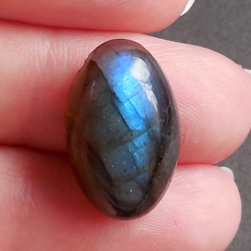 Labradorit - kabošon (19 x 12 x 8 mm) — foto 2